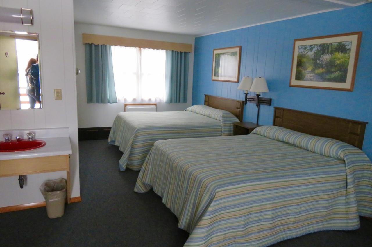 Cedars Motel Ironwood Eksteriør bilde