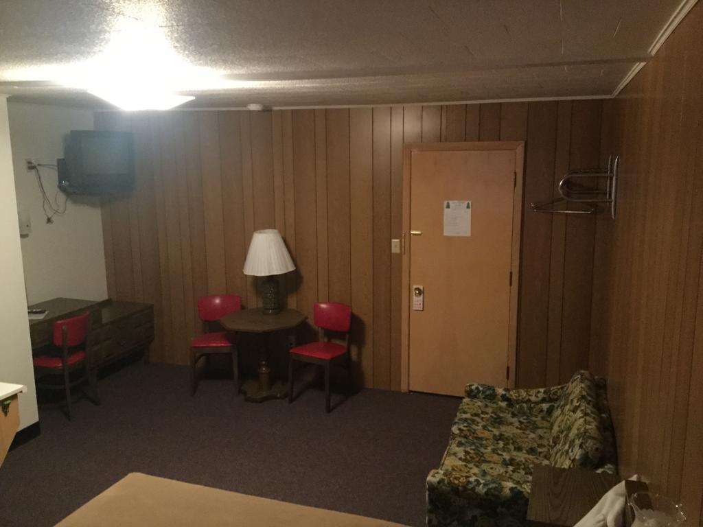 Cedars Motel Ironwood Eksteriør bilde
