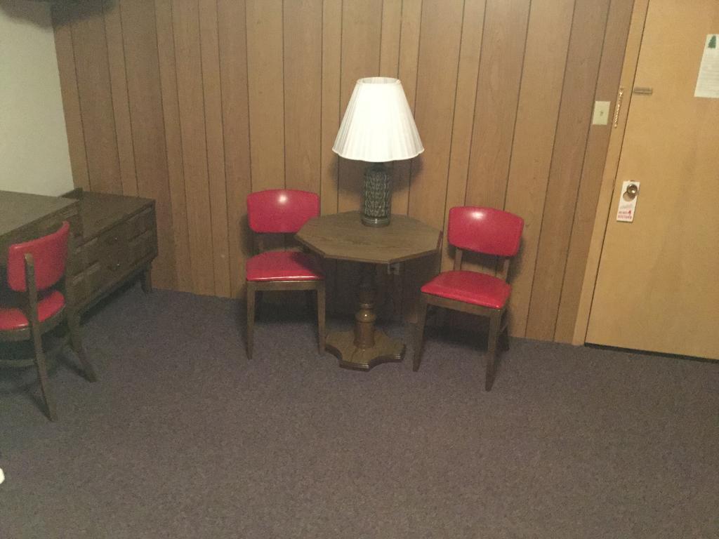 Cedars Motel Ironwood Eksteriør bilde