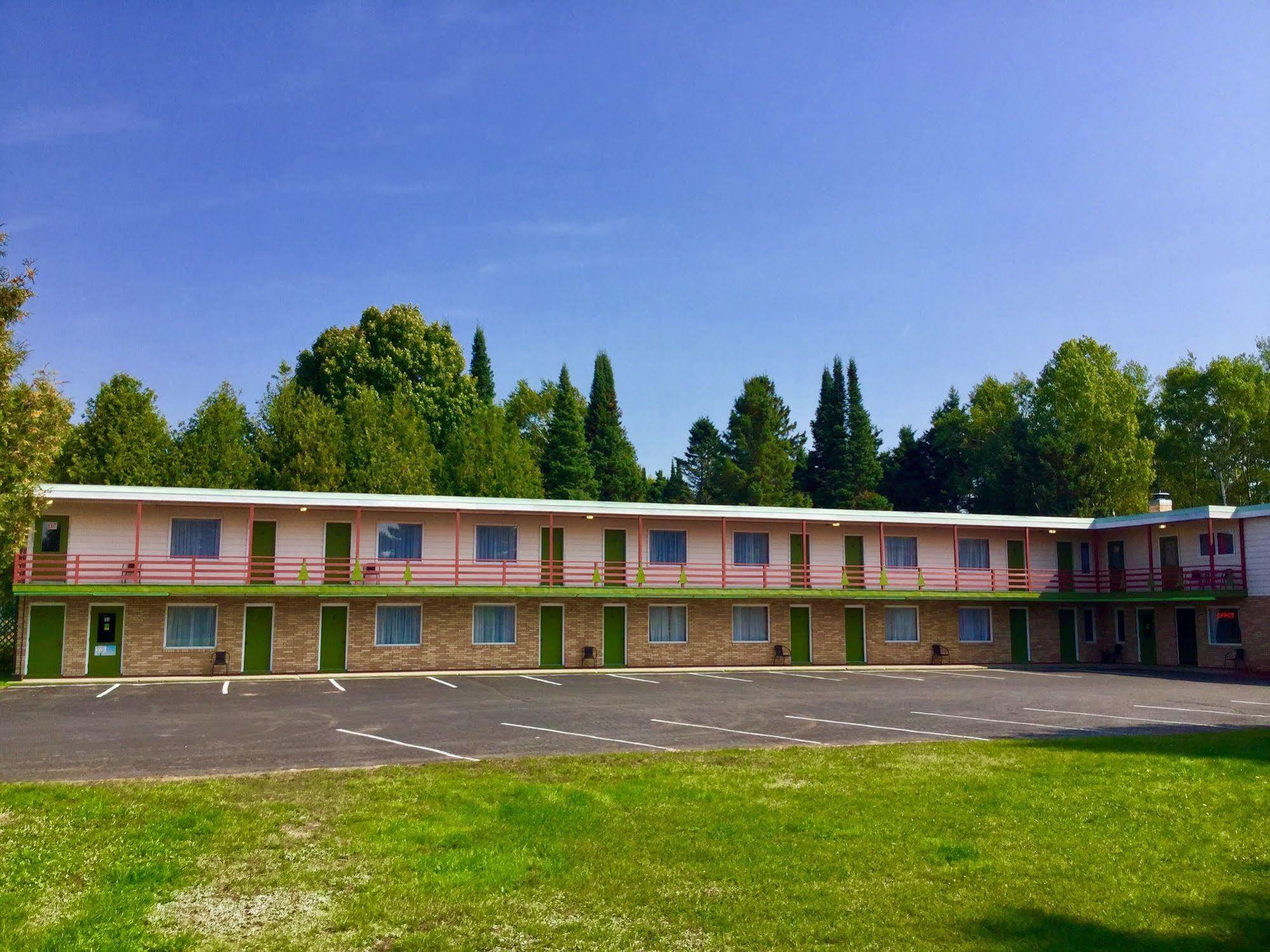 Cedars Motel Ironwood Eksteriør bilde