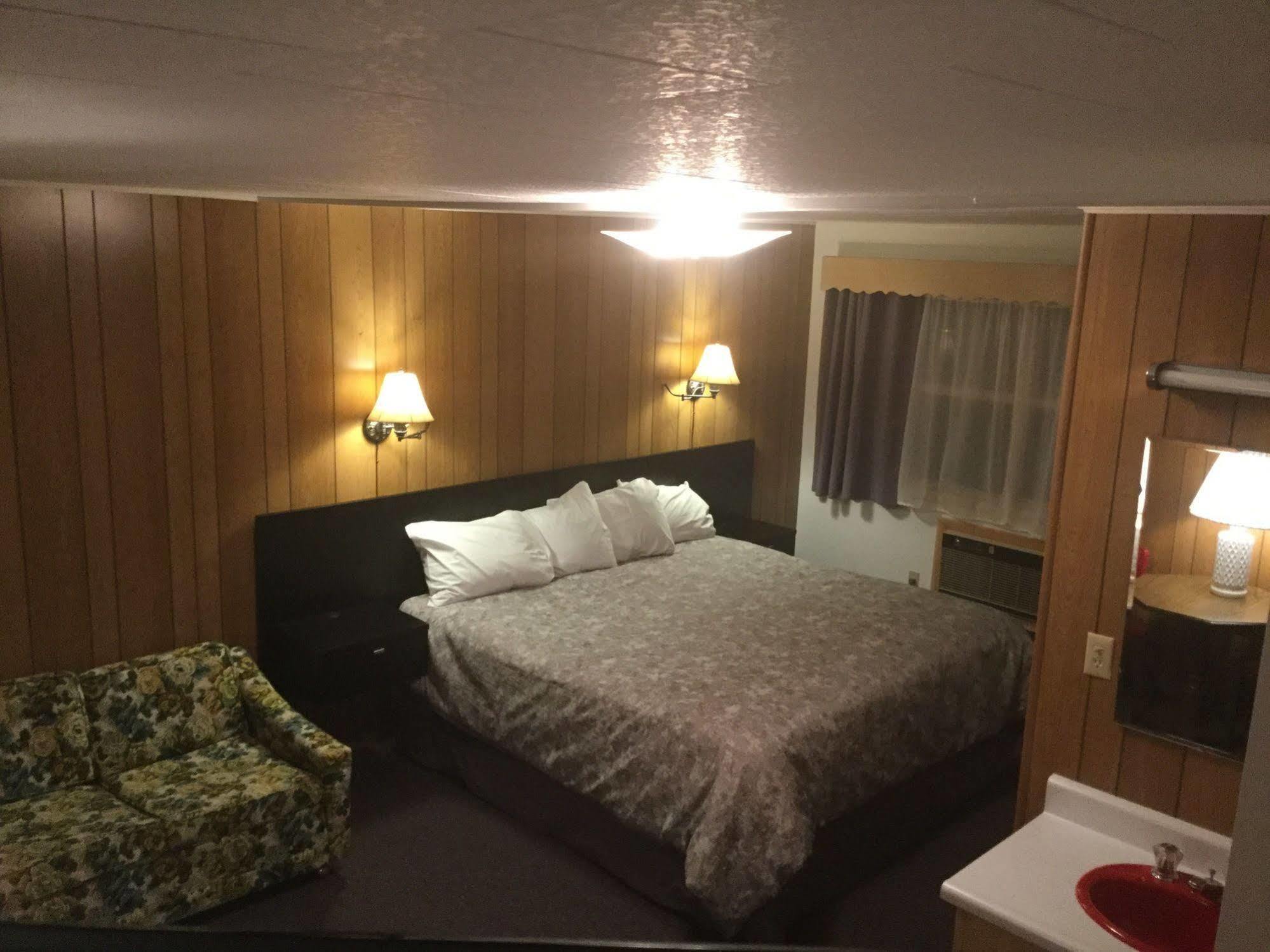Cedars Motel Ironwood Eksteriør bilde