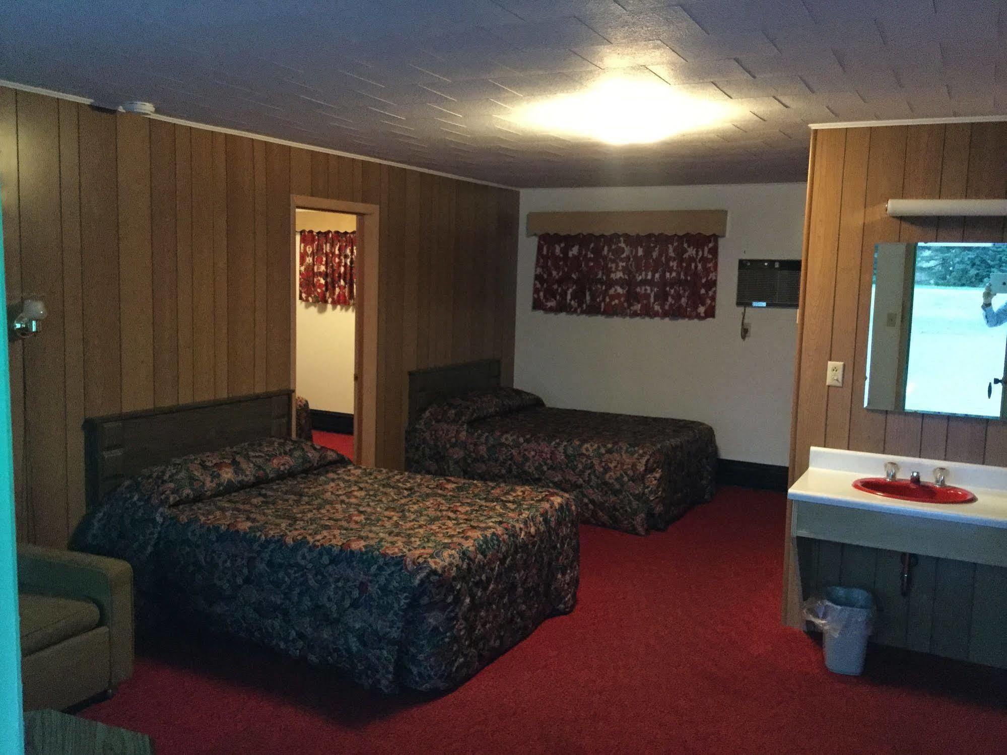 Cedars Motel Ironwood Eksteriør bilde