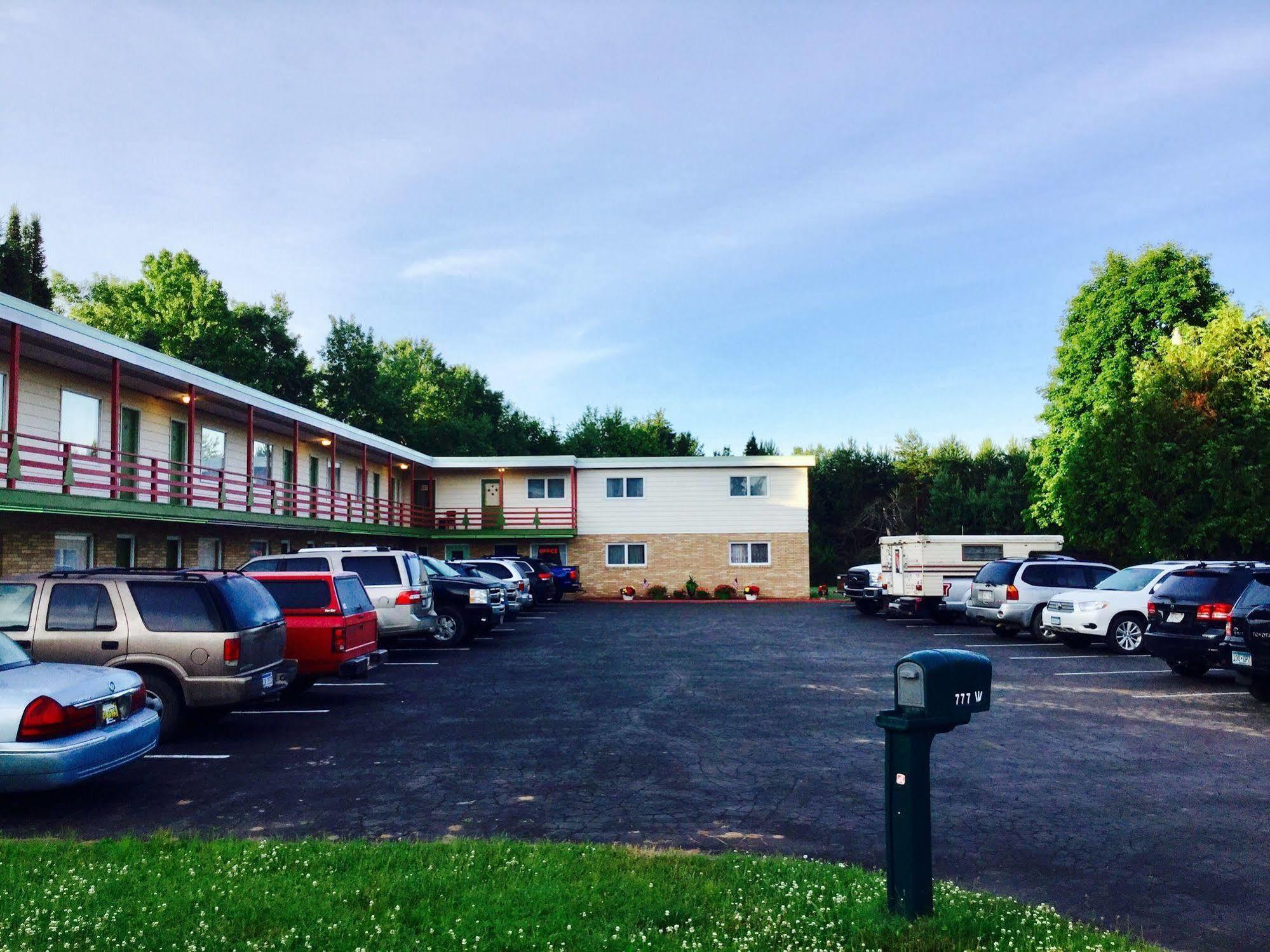 Cedars Motel Ironwood Eksteriør bilde